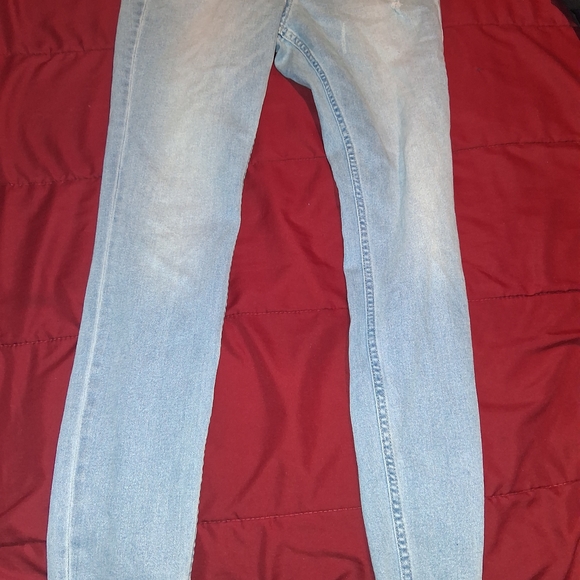 H&M Light Blue Skinny Jeans - Picture 1 of 1
